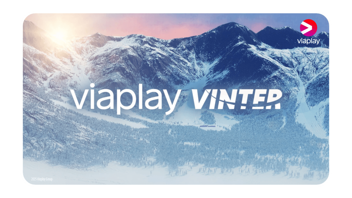 Et bilde som viser logoen til Viaplay vinter foran et snødekt landskap.